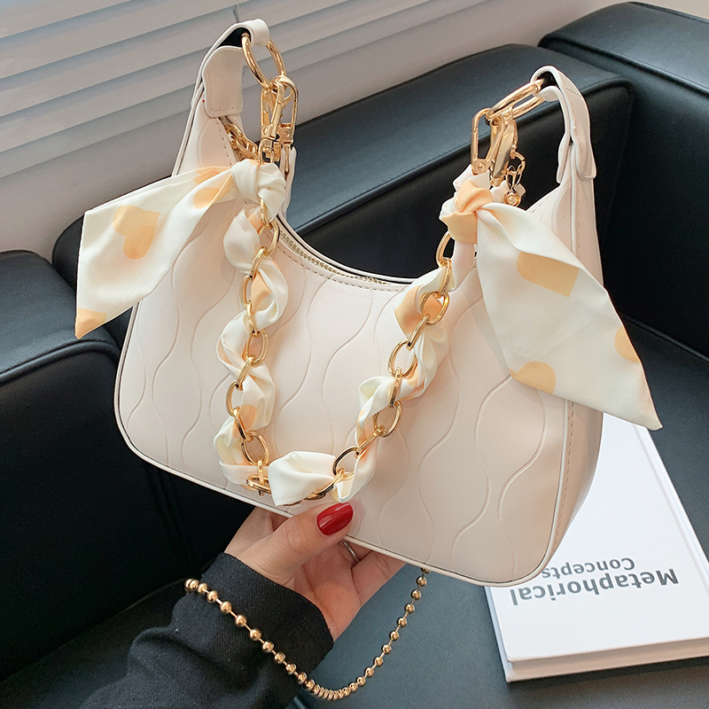 Trendy Spring/Summer 2025 Women's Small Square Crossbody Chain Bag - Versatile Handheld Underarm Fashion Accessory Trendy Spring/Summer 2025 Women's Small Square Crossbody Chain Bag - Versatile Handheld Underarm Fashion Accessory