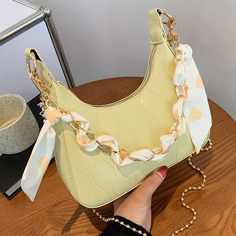 Trendy Spring/Summer 2025 Women's Small Square Crossbody Chain Bag - Versatile Handheld Underarm Fashion Accessory Trendy Spring/Summer 2025 Women's Small Square Crossbody Chain Bag - Versatile Handheld Underarm Fashion Accessory