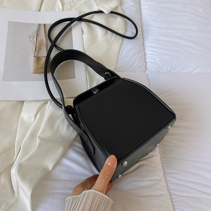 Trendy Square Box Bag for Women - High-End Handheld Shoulder Crossbody Bag for Spring Summer 2025, Versatile Personalized Design Trendy Square Box Bag for Women - High-End Handheld Shoulder Crossbody Bag for Spring Summer 2025, Versatile Personalized Design