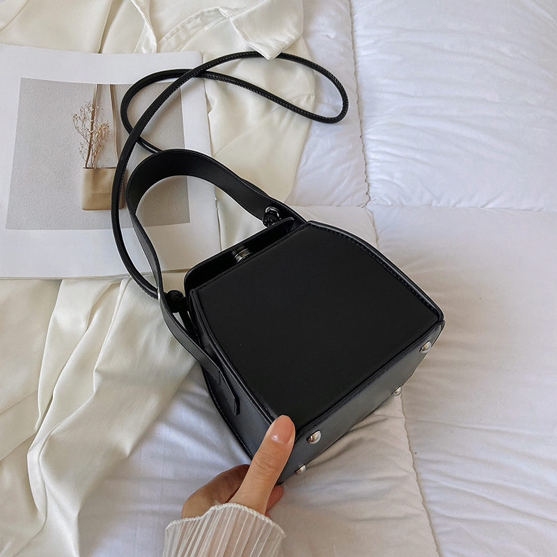 Trendy Square Box Bag for Women - High-End Handheld Shoulder Crossbody Bag for Spring Summer 2025, Versatile Personalized Design Trendy Square Box Bag for Women - High-End Handheld Shoulder Crossbody Bag for Spring Summer 2025, Versatile Personalized Design