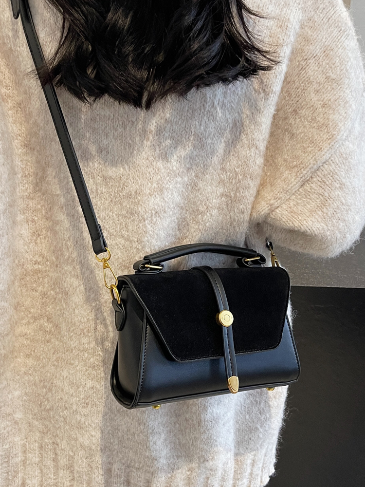 Trendy Suede Patchwork Crossbody Bag for Women - Versatile Small Commuter Design for Spring-Summer 2025 Trendy Suede Patchwork Crossbody Bag for Women - Versatile Small Commuter Design for Spring-Summer 2025