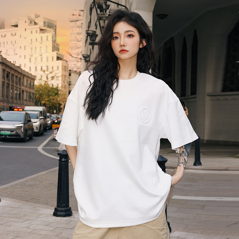 Trendy Suede Short-Sleeve T-Shirt with Steel Stamp, Unisex Loose Fit National Style Tee, Casual Fashion for Men and Women Trendy Suede Short-Sleeve T-Shirt with Steel Stamp, Unisex Loose Fit National Style Tee, Casual Fashion for Men and Women