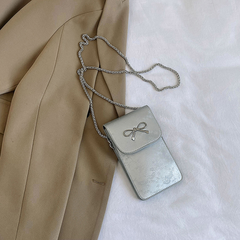 Trendy Summer Crossbody Mini Bag for Women - High-End Touch Screen Silver Phone Bag 2025 Fashion Accessory Trendy Summer Crossbody Mini Bag for Women - High-End Touch Screen Silver Phone Bag 2025 Fashion Accessory