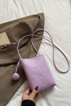 Trendy Summer Woven Silver Crossbody Bag for Women – Compact Lightweight 2025 Design for Phones and Essentials