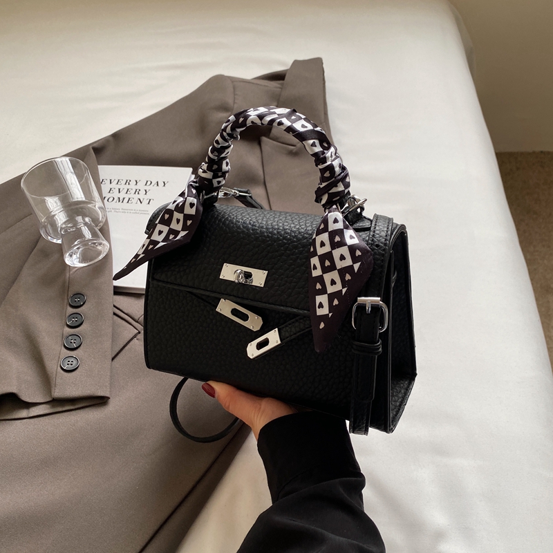 Trendy Women's 2025 High-End Tote Bag - Fashionable Shoulder Crossbody Small Square Bag Trendy Women's 2025 High-End Tote Bag - Fashionable Shoulder Crossbody Small Square Bag