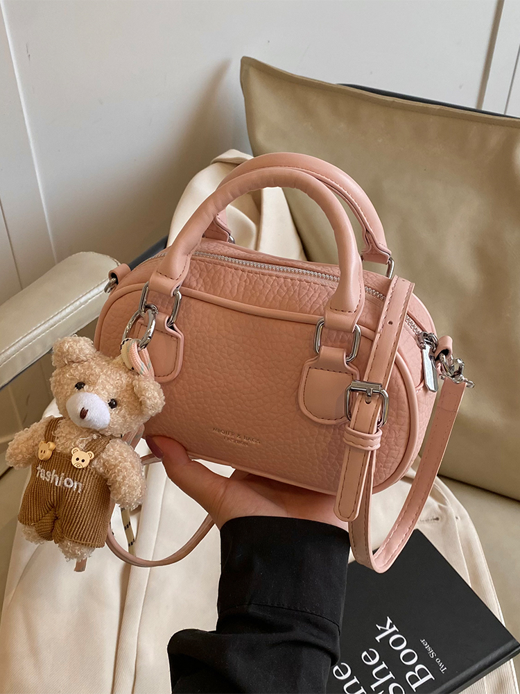 Trendy Women's High-End Shoulder Bag 2025 - Versatile Crossbody Handbag for Commuting and Daily Use Trendy Women's High-End Shoulder Bag 2025 - Versatile Crossbody Handbag for Commuting and Daily Use