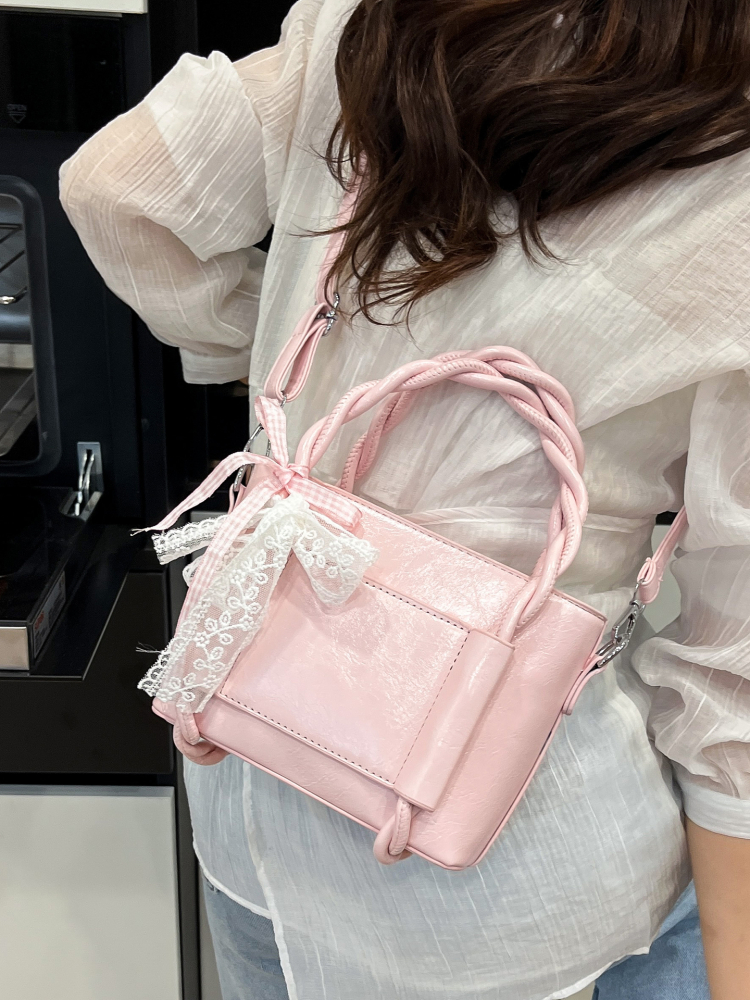 Trendy Women's High-End Tote Bag 2025 - Fashionable Commuting Shoulder Crossbody Bucket Bag for Everyday Style Trendy Women's High-End Tote Bag 2025 - Fashionable Commuting Shoulder Crossbody Bucket Bag for Everyday Style
