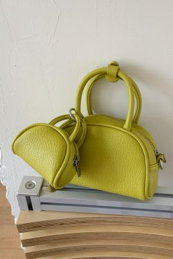 Trendy Women's Red Shoulder Bag - 2025 High-End Commuter Crossbody Pillow Bag for Fashion Lovers