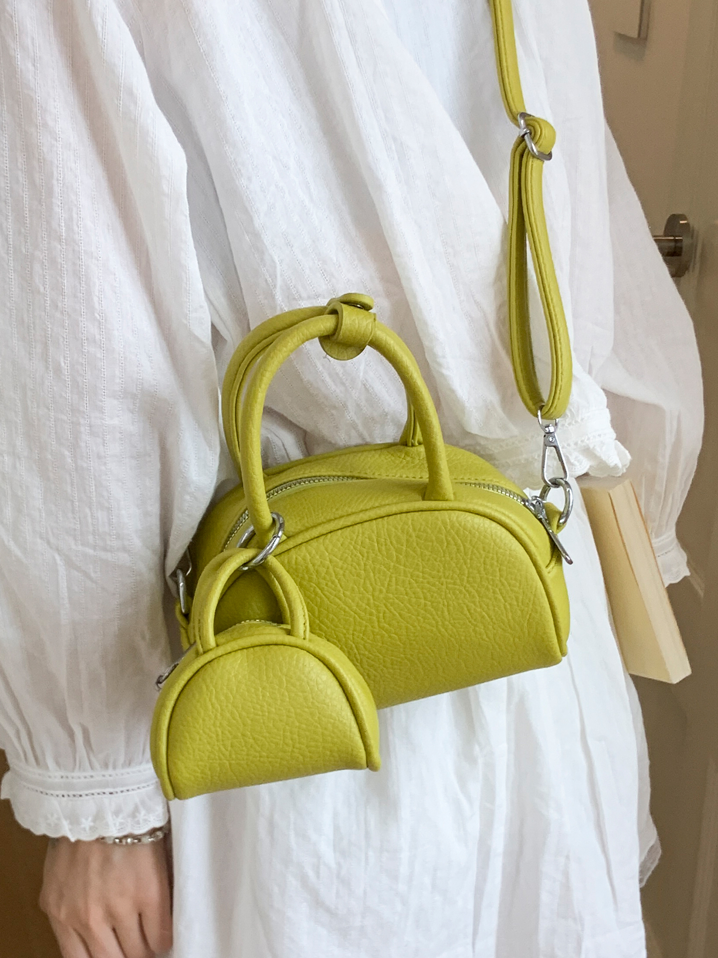 Trendy Women's Red Shoulder Bag - 2025 High-End Commuter Crossbody Pillow Bag for Fashion Lovers Trendy Women's Red Shoulder Bag - 2025 High-End Commuter Crossbody Pillow Bag for Fashion Lovers