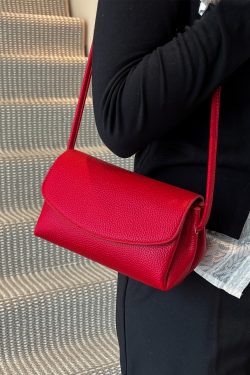 Trendy Women's Red Shoulder Crossbody Bag 2025 - Versatile Small Handbag for Fashionable Everyday Use