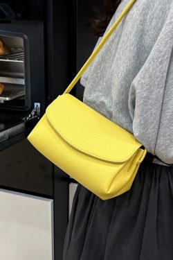 Trendy Women's Red Shoulder Crossbody Bag 2025 - Versatile Small Handbag for Fashionable Everyday Use