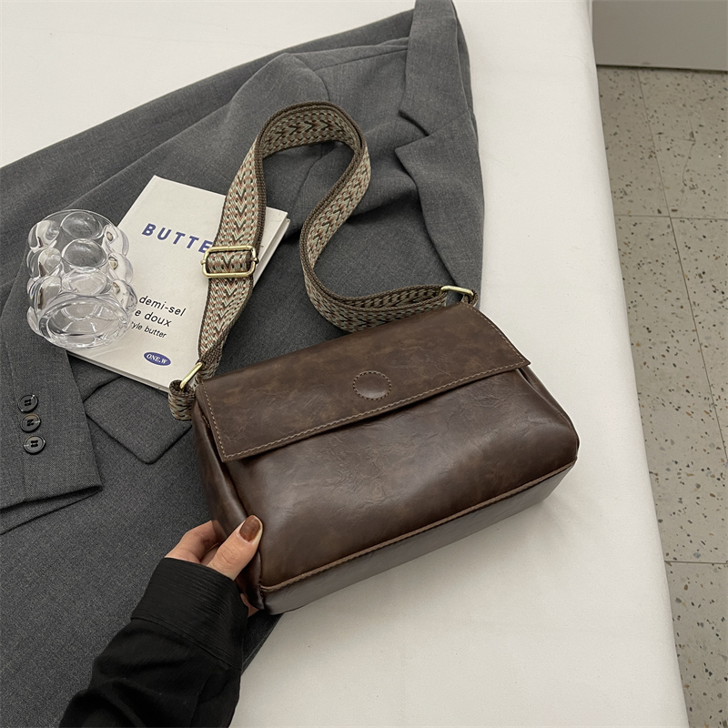 Trendy Women's Retro Small Square Bag 2025 - High-End Spring Shoulder Crossbody Handbag Trendy Women's Retro Small Square Bag 2025 - High-End Spring Shoulder Crossbody Handbag