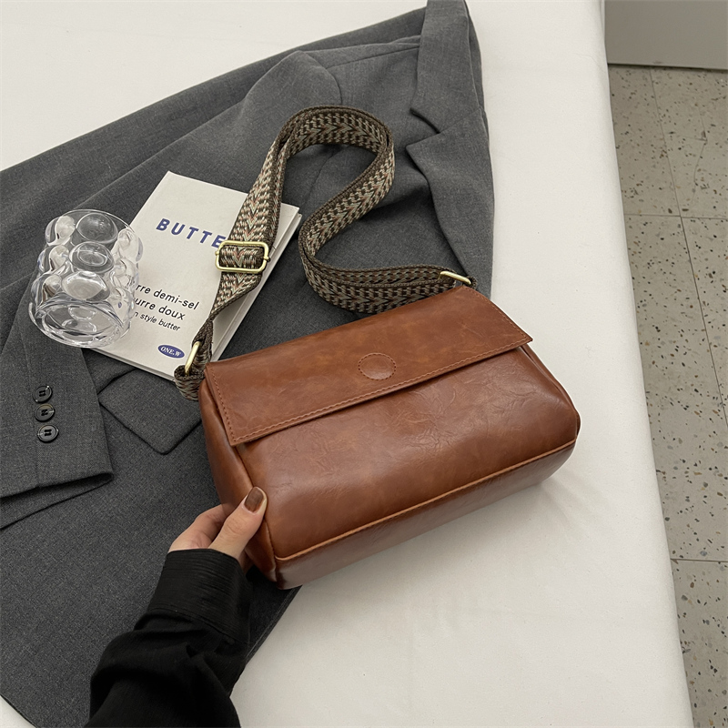 Trendy Women's Retro Small Square Bag 2025 - High-End Spring Shoulder Crossbody Handbag Trendy Women's Retro Small Square Bag 2025 - High-End Spring Shoulder Crossbody Handbag