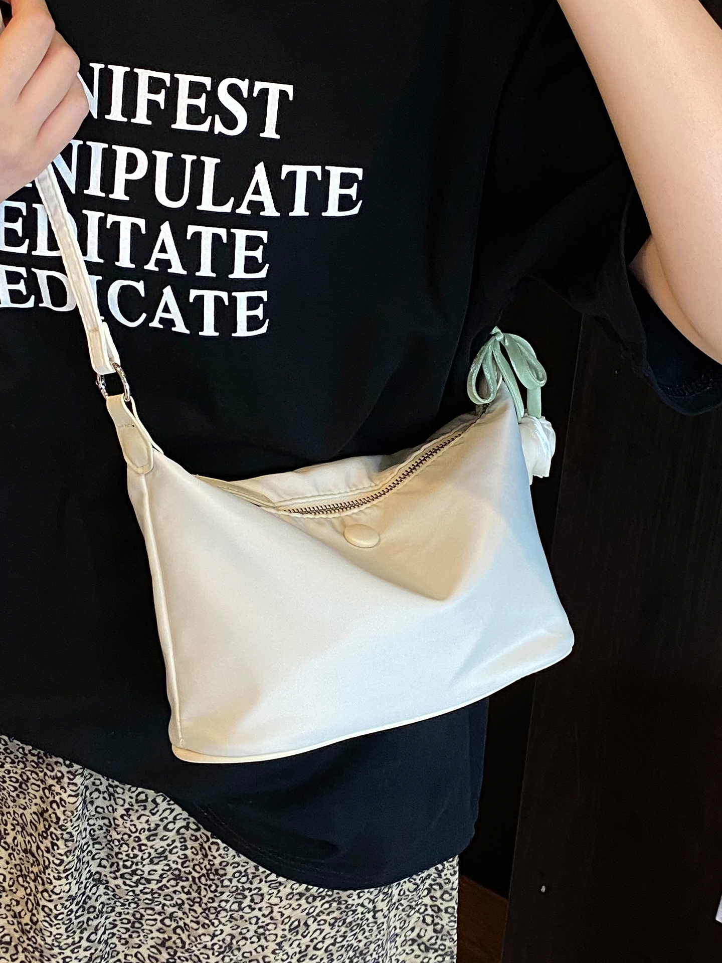 Trendy Women's Shoulder Crossbody Bags - Casual Versatile Underarm Fabric Bags for Everyday Commuting 2025 Trendy Women's Shoulder Crossbody Bags - Casual Versatile Underarm Fabric Bags for Everyday Commuting 2025