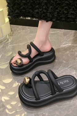 Trendy Women's Summer 2024 Thick-Soled Toe-Post Beach Sandals - Height-Increasing Slippers for a Chic Look
