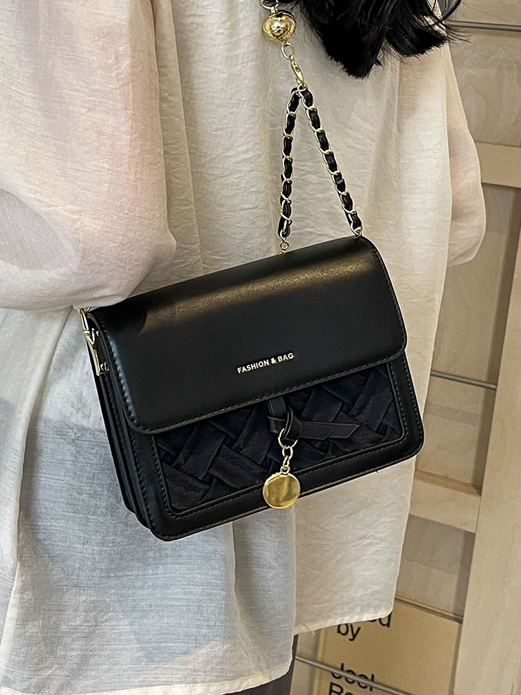 Trendy Women's Summer Diagonal Cross Small Square Bag - Diamond Quilted Chain Shoulder Bag for High-End Fashion 2025 Trendy Women's Summer Diagonal Cross Small Square Bag - Diamond Quilted Chain Shoulder Bag for High-End Fashion 2025