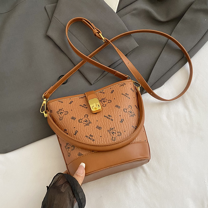 Trendy Women's Tote Bag 2025 - Versatile Shoulder & Crossbody Bucket Bag for Commuting and Daily Fashion Trendy Women's Tote Bag 2025 - Versatile Shoulder & Crossbody Bucket Bag for Commuting and Daily Fashion