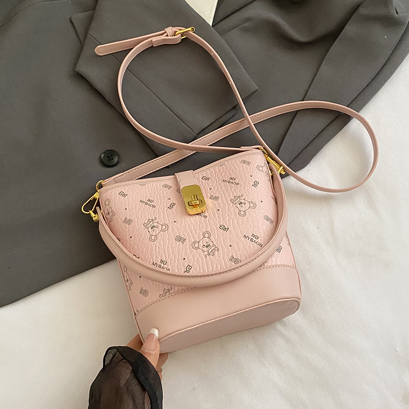 Trendy Women's Tote Bag 2025 - Versatile Shoulder & Crossbody Bucket Bag for Commuting and Daily Fashion Trendy Women's Tote Bag 2025 - Versatile Shoulder & Crossbody Bucket Bag for Commuting and Daily Fashion