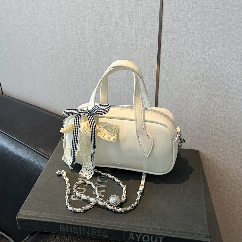 Trendy Women's Tote Bag 2025 | Versatile High-End Feel Shoulder & Crossbody Bag for Chic Style Trendy Women's Tote Bag 2025 | Versatile High-End Feel Shoulder & Crossbody Bag for Chic Style