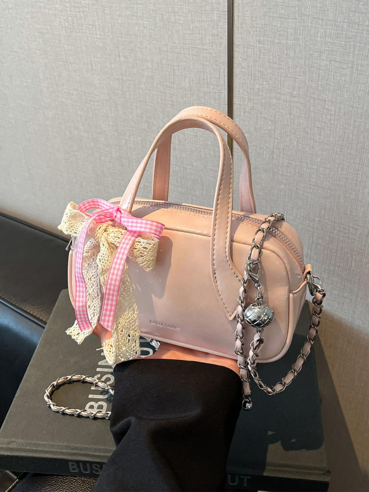 Trendy Women's Tote Bag 2025 | Versatile High-End Feel Shoulder & Crossbody Bag for Chic Style Trendy Women's Tote Bag 2025 | Versatile High-End Feel Shoulder & Crossbody Bag for Chic Style