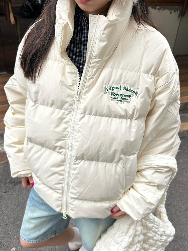 Unisex White Duck Down Jacket with Embroidered Slogan, Stand Collar, Loose Fit - Trendy Winter Coat for Men and Women Unisex White Duck Down Jacket with Embroidered Slogan, Stand Collar, Loose Fit - Trendy Winter Coat for Men and Women