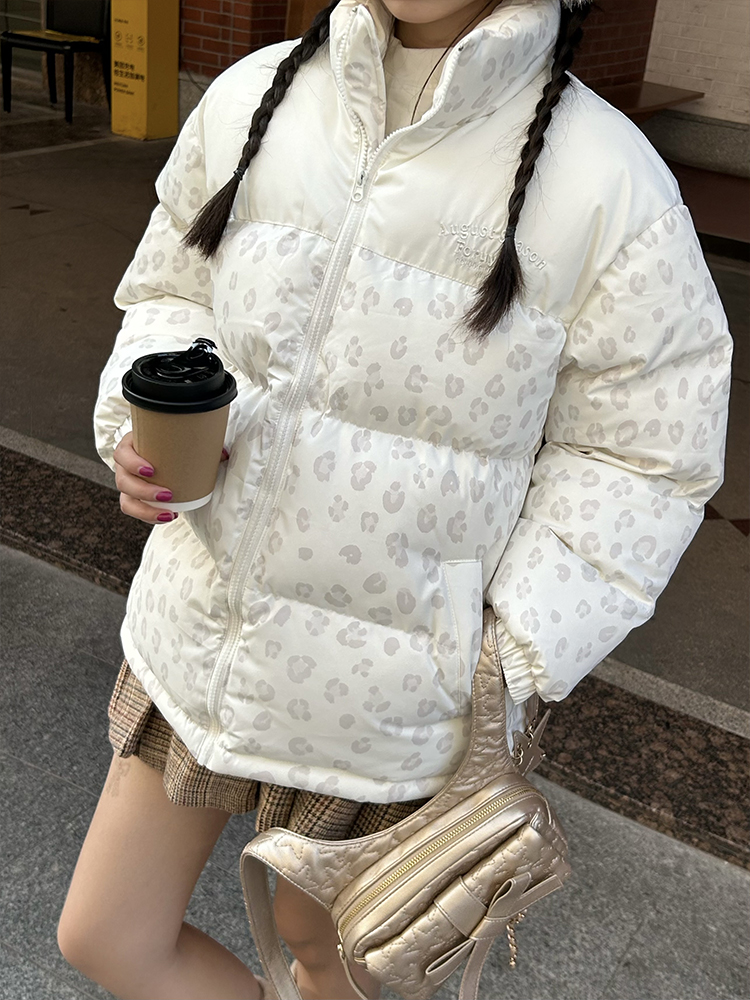 Unisex Winter Thick Cotton Jacket with Leopard Print Splicing and Slogan Embroidery - Trendy National Style Outerwear Unisex Winter Thick Cotton Jacket with Leopard Print Splicing and Slogan Embroidery - Trendy National Style Outerwear