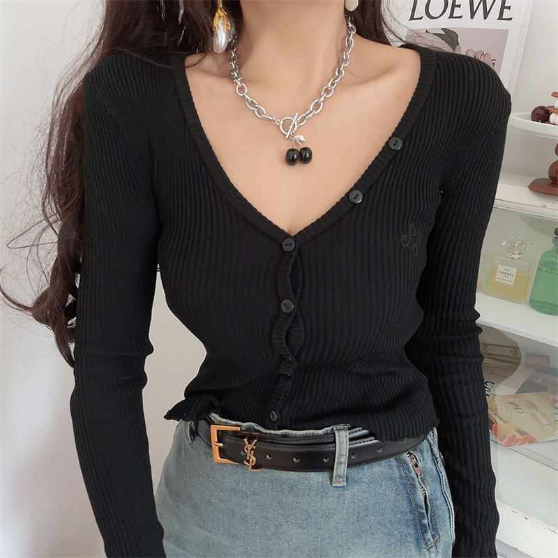V-neck Embroidered Knitted Cardigan Base Top for Busty Girls - American Vintage Style, Spring 2025 Fashion Essential V-neck Embroidered Knitted Cardigan Base Top for Busty Girls - American Vintage Style, Spring 2025 Fashion Essential