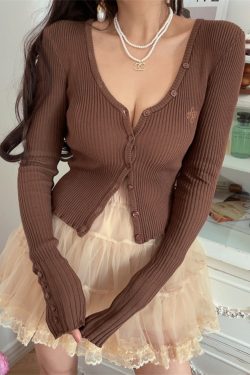 V-neck Embroidered Knitted Cardigan Base Top for Busty Girls - American Vintage Style, Spring 2025 Fashion Essential