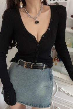 V-neck Embroidered Knitted Cardigan Base Top for Busty Girls - American Vintage Style, Spring 2025 Fashion Essential