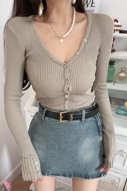 V-neck Embroidered Knitted Cardigan Base Top for Busty Girls - American Vintage Style, Spring 2025 Fashion Essential