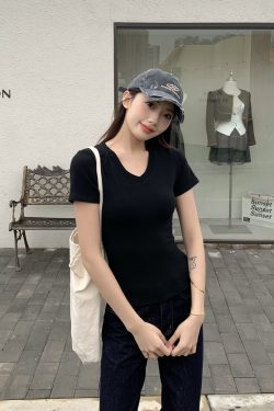 V-Neck Short Sleeve T-Shirt for Women - American Vintage Slim Fit Top - 2025 Summer Essential - Casual 90s Style Base Layer