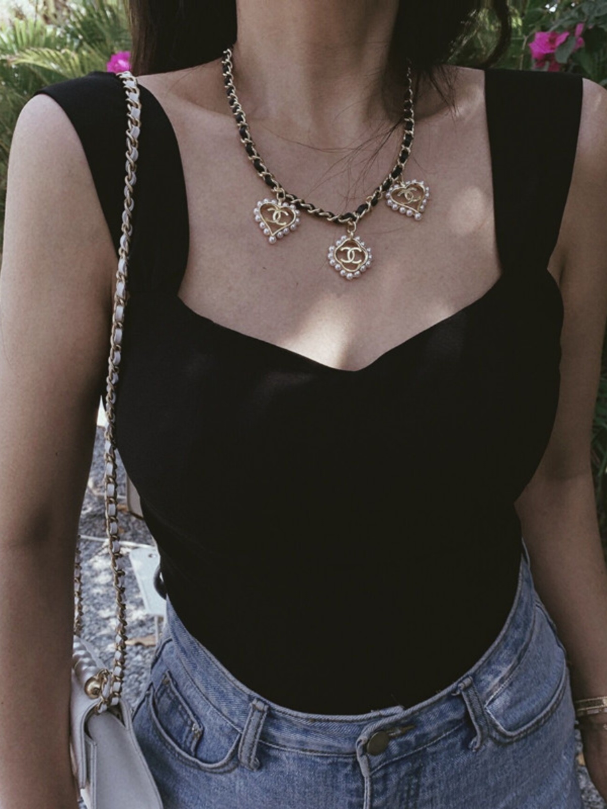 Versatile Black Wide Strap Camisole - 2025 Spring/Summer, French Style, Perfect for Vacation, Y2K Inspired Fashion Versatile Black Wide Strap Camisole - 2025 Spring/Summer, French Style, Perfect for Vacation, Y2K Inspired Fashion