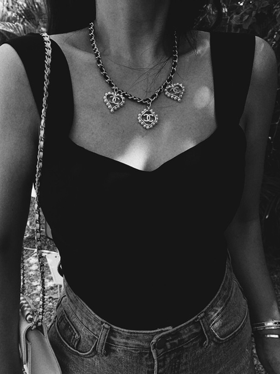 Versatile Black Wide Strap Camisole - 2025 Spring/Summer, French Style, Perfect for Vacation, Y2K Inspired Fashion Versatile Black Wide Strap Camisole - 2025 Spring/Summer, French Style, Perfect for Vacation, Y2K Inspired Fashion