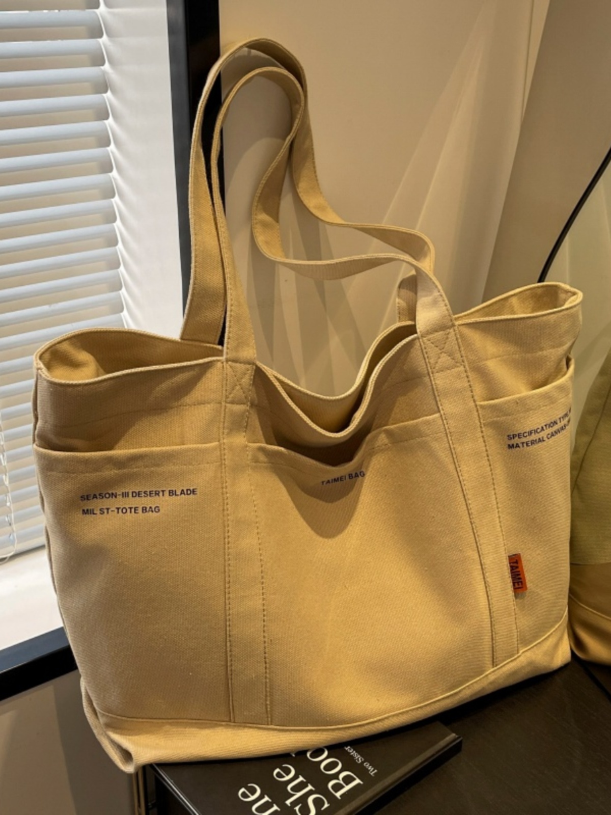 Versatile Canvas Tote Bag for Women - 2025 Spring/Summer Large Capacity Shoulder Bag for Students and Commuters Versatile Canvas Tote Bag for Women - 2025 Spring/Summer Large Capacity Shoulder Bag for Students and Commuters