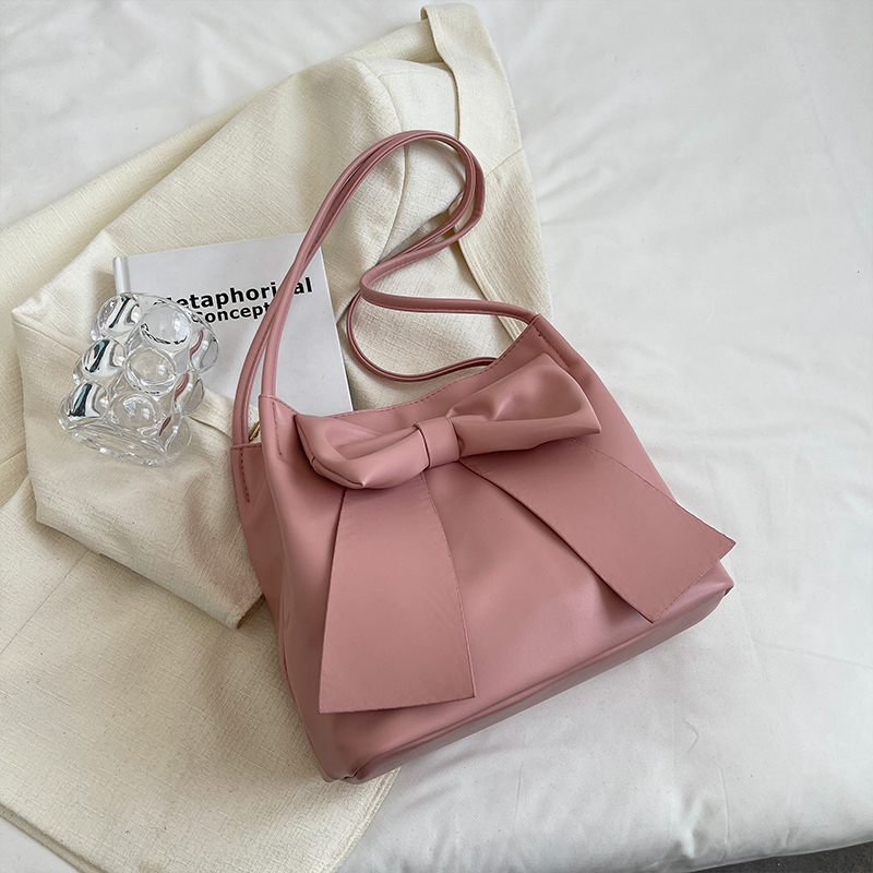 Versatile Large Capacity Shoulder Bag for Women, Trendy Hand-Held Tote for Spring/Summer 2025, Perfect Commuter Accessory Versatile Large Capacity Shoulder Bag for Women, Trendy Hand-Held Tote for Spring/Summer 2025, Perfect Commuter Accessory