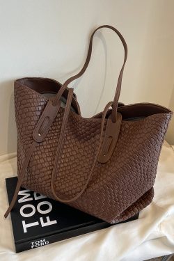 Versatile Large-Capacity Shoulder Tote Bag for Women - High-End Autumn/Winter 2025 Commuting Bag for Work and Leisure