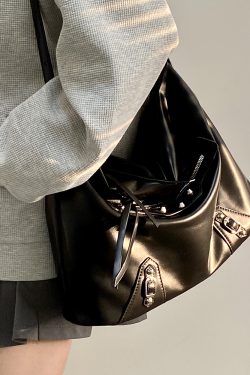 Versatile Large Capacity Tote Bag for Women - Fashionable Commuter Shoulder & Crossbody Bag for Classes and Everyday Use