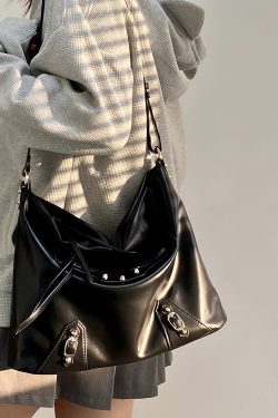 Versatile Large Capacity Tote Bag for Women - Fashionable Commuter Shoulder & Crossbody Bag for Classes and Everyday Use