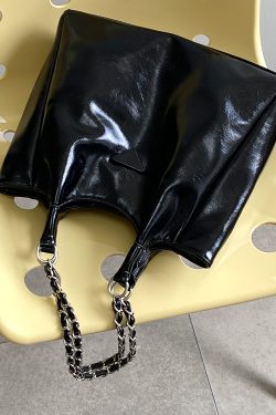 Versatile Large Capacity Women's Tote Bag - Commuter Chain Shoulder Handbag for Everyday Use