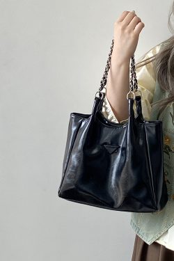 Versatile Large Capacity Women's Tote Bag - Commuter Chain Shoulder Handbag for Everyday Use