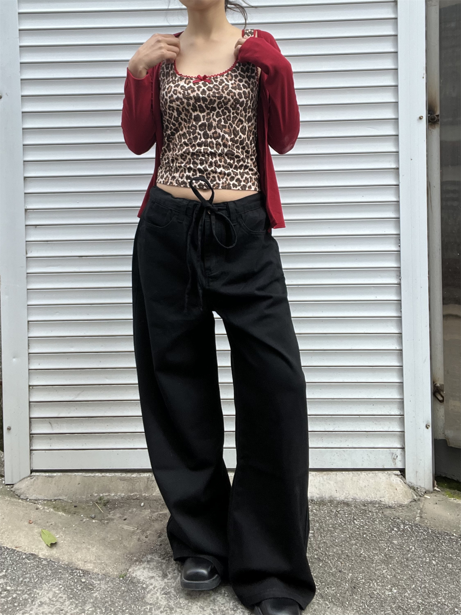 Versatile Loose Fit Wide-Leg Sweatpants with Drawstring - Solid Color, Thin Fabric, Floor-Length, Straight-Leg Style for Women Versatile Loose Fit Wide-Leg Sweatpants with Drawstring - Solid Color, Thin Fabric, Floor-Length, Straight-Leg Style for Women