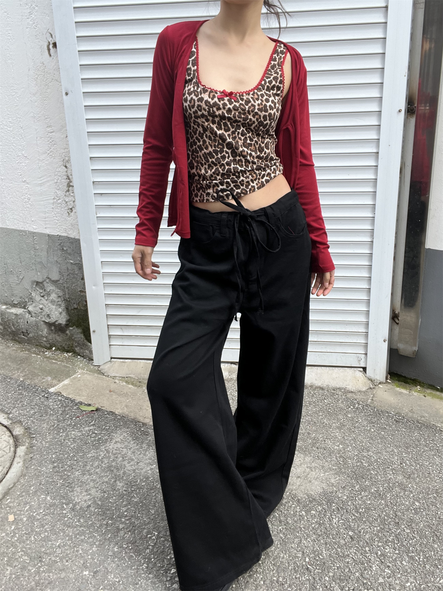 Versatile Loose Fit Wide-Leg Sweatpants with Drawstring - Solid Color, Thin Fabric, Floor-Length, Straight-Leg Style for Women Versatile Loose Fit Wide-Leg Sweatpants with Drawstring - Solid Color, Thin Fabric, Floor-Length, Straight-Leg Style for Women