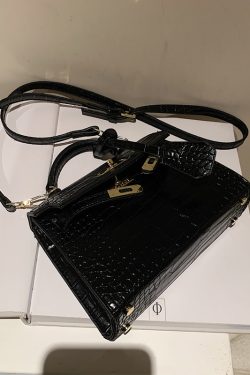 Versatile Retro Crocodile Pattern Crossbody Handbag - Small Square Bag for Spring/Summer 2025, Fashionable Women's Accessory