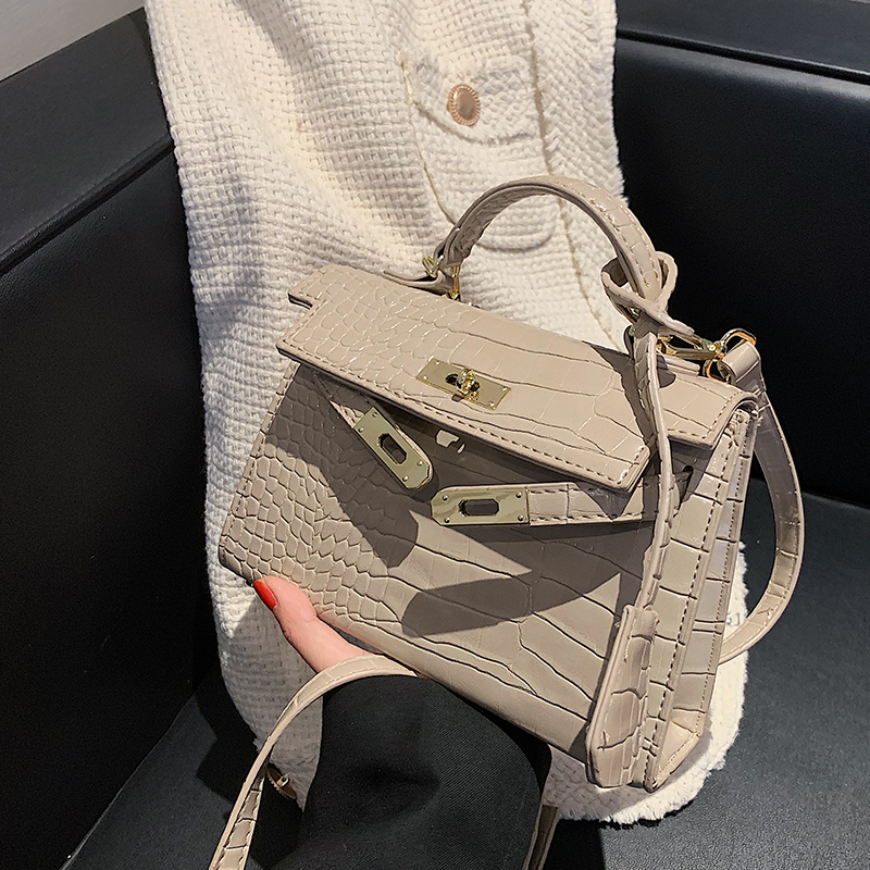 Versatile Retro Crocodile Pattern Crossbody Handbag - Small Square Bag for Spring/Summer 2025, Fashionable Women's Accessory Versatile Retro Crocodile Pattern Crossbody Handbag - Small Square Bag for Spring/Summer 2025, Fashionable Women's Accessory