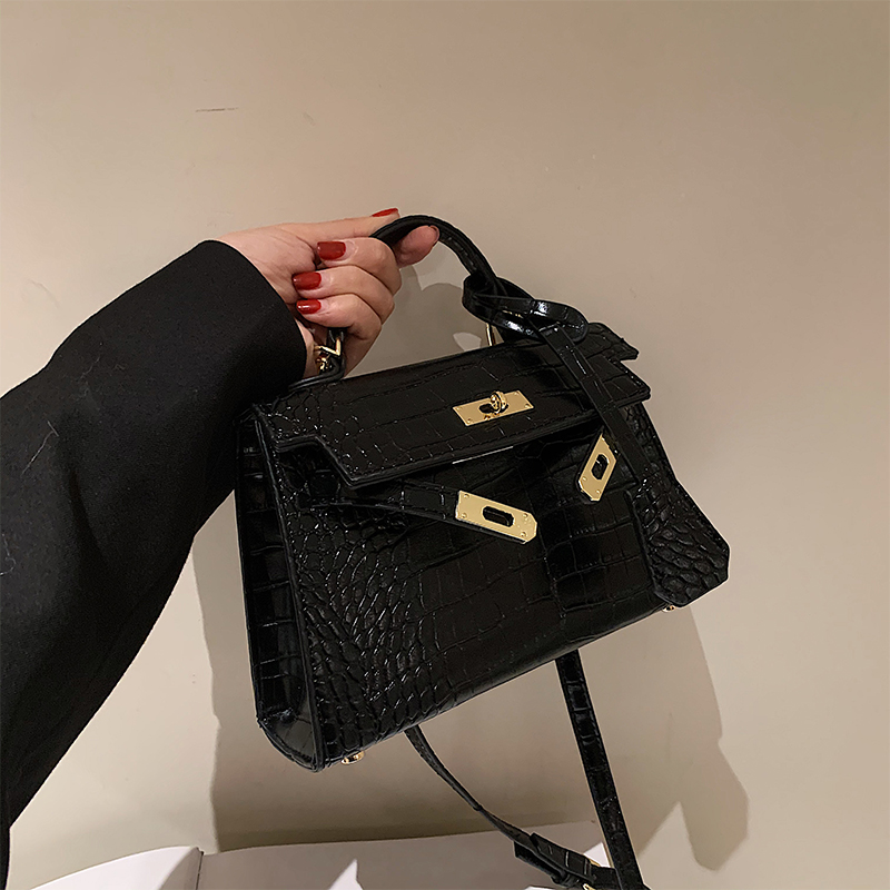Versatile Retro Crocodile Pattern Crossbody Handbag - Small Square Bag for Spring/Summer 2025, Fashionable Women's Accessory Versatile Retro Crocodile Pattern Crossbody Handbag - Small Square Bag for Spring/Summer 2025, Fashionable Women's Accessory