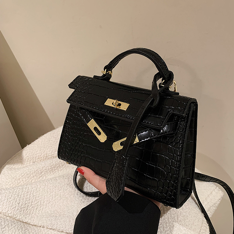 Versatile Retro Crocodile Pattern Crossbody Handbag - Small Square Bag for Spring/Summer 2025, Fashionable Women's Accessory Versatile Retro Crocodile Pattern Crossbody Handbag - Small Square Bag for Spring/Summer 2025, Fashionable Women's Accessory