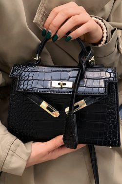 Versatile Retro Crocodile Pattern Crossbody Handbag - Small Square Bag for Spring/Summer 2025, Fashionable Women's Accessory