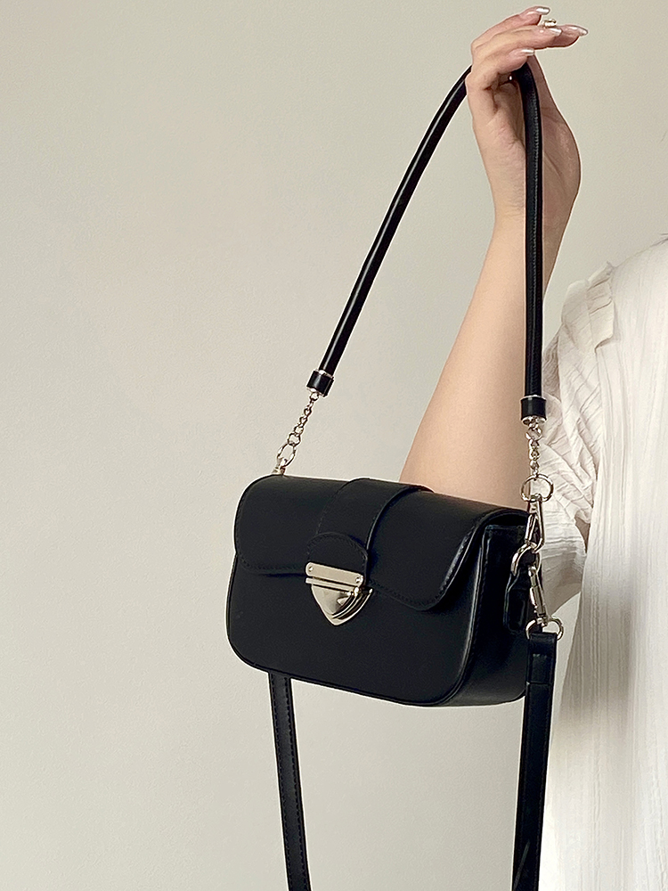 Versatile Retro Lock Shoulder Bag for Women - Niche Design Crossbody Small Bag, 2025 Trendy Fashion Accessory Versatile Retro Lock Shoulder Bag for Women - Niche Design Crossbody Small Bag, 2025 Trendy Fashion Accessory