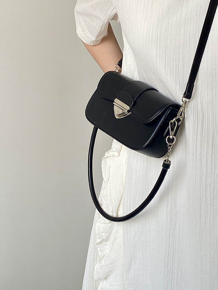 Versatile Retro Lock Shoulder Bag for Women - Niche Design Crossbody Small Bag, 2025 Trendy Fashion Accessory Versatile Retro Lock Shoulder Bag for Women - Niche Design Crossbody Small Bag, 2025 Trendy Fashion Accessory