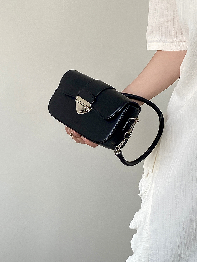 Versatile Retro Lock Shoulder Bag for Women - Niche Design Crossbody Small Bag, 2025 Trendy Fashion Accessory Versatile Retro Lock Shoulder Bag for Women - Niche Design Crossbody Small Bag, 2025 Trendy Fashion Accessory